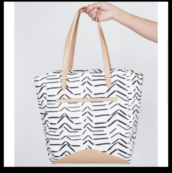 PARASOL Co. VEGAN DIAPER BAG - Picture 4 of 6